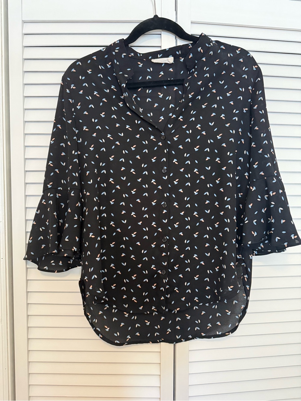 Women's Black Patterned Button-Front Blouse